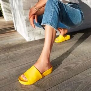 Beek Pelican Crossband Leather Slide Casual Platform Sandal Yellow Sunflower 8